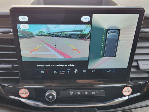 Used 2023 Ford Transit 350 XLT image 19