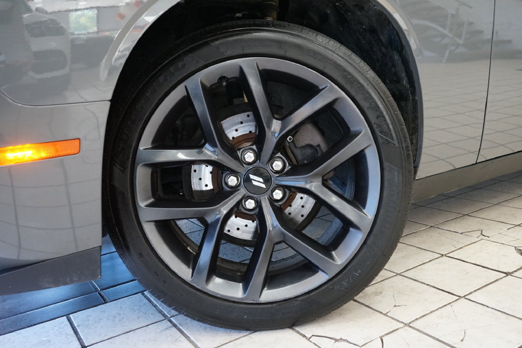 Used 2019 Dodge Challenger SXT w/ Blacktop Package RWD image 44
