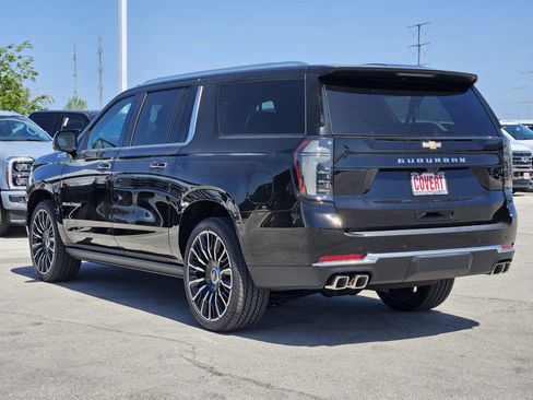 New 2026 Chevrolet Suburban High Country AWD/4WD image 4