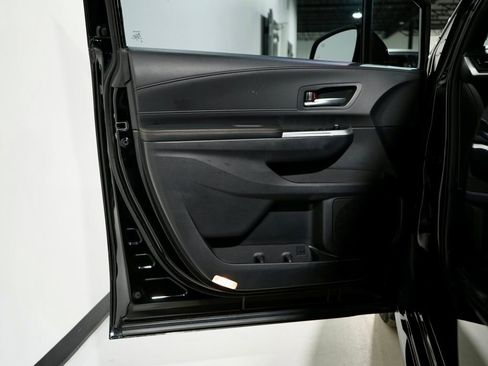 Used 2025 Toyota Sienna XLE Woodland Edition image 14