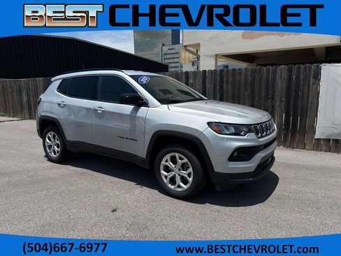 Used 2024 Jeep Compass Latitude AWD/4WD image 1
