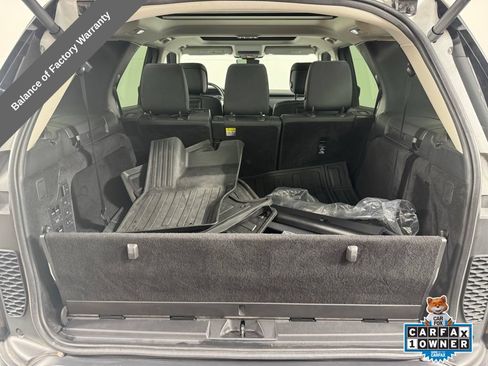 Used 2023 Land Rover Discovery S AWD/4WD image 30