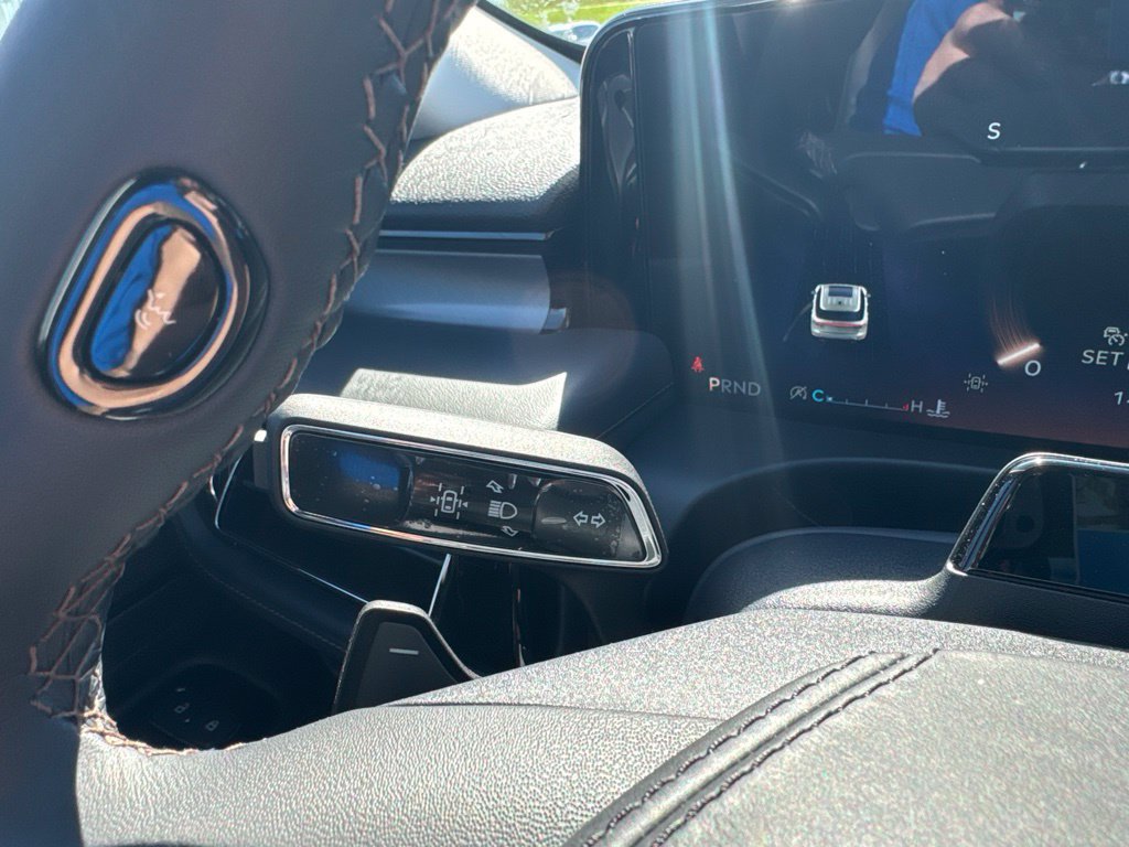 New 2027 Lincoln Aviator AWD image 30
