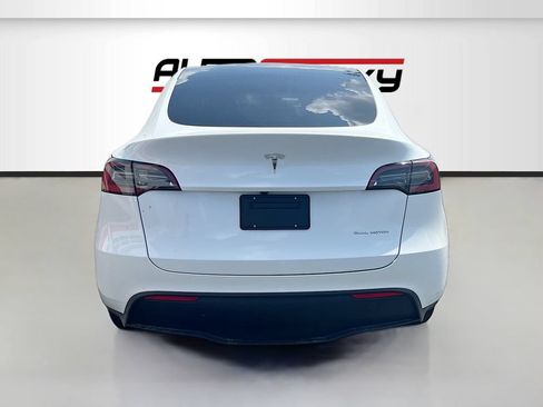 Used 2025 Tesla Model Y Long Range AWD/4WD image 6