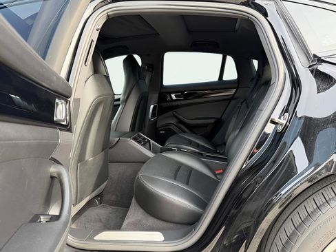 Used 2019 Porsche Panamera 4 image 20