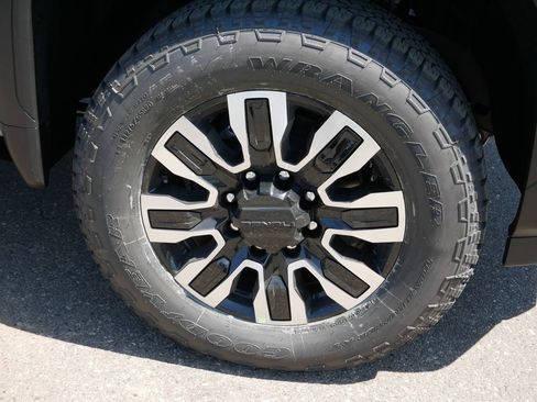 New 2026 GMC Sierra 3500 Denali Ultimate AWD/4WD image 6