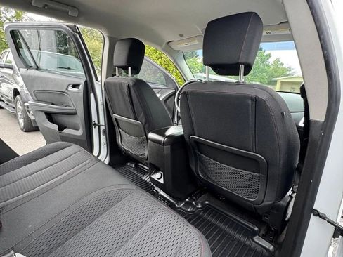 Used 2011 GMC Terrain SLE FWD image 13