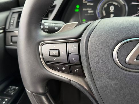 Certified 2025 Lexus ES 300h w/ Technology Package FWD image 19