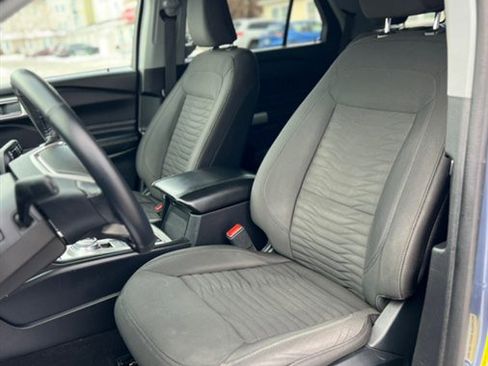 Used 2021 Ford Explorer XLT image 32