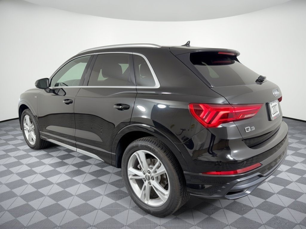 Used 2021 Audi Q3 2.0T Premium w/ Convenience Package AWD/4WD image 3