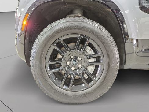 Used 2022 Land Rover Defender 110 X-Dynamic SE AWD/4WD image 9