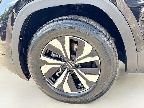 Used 2025 Volkswagen Atlas SE FWD image 40
