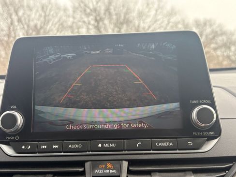 Used 2025 Nissan Altima 2.5 SV image 21