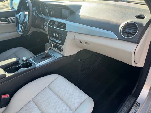 Used 2013 Mercedes-Benz C 250 Sedan image 25