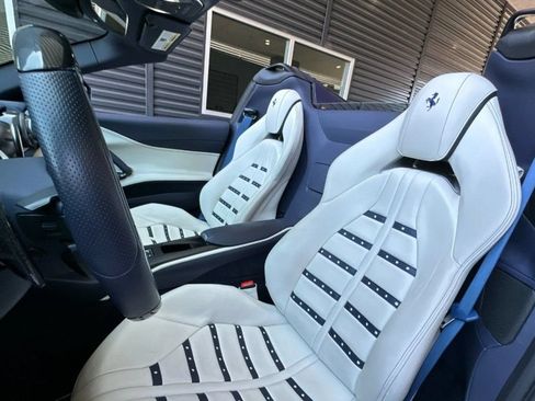 Used 2022 Ferrari 812 GTS RWD image 3