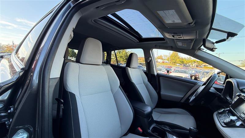 Used 2016 Toyota RAV4 XLE FWD image 12