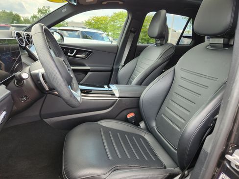 Used 2024 Mercedes-Benz GLC 300 4MATIC image 10