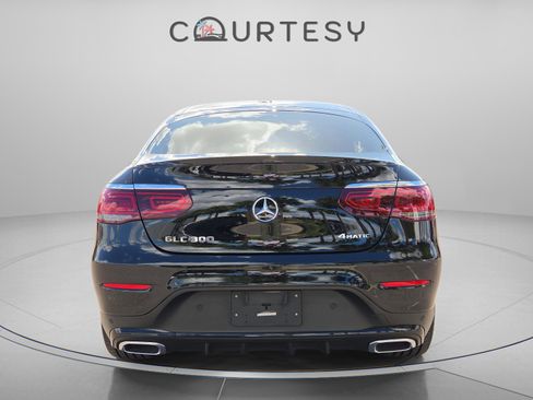 Used 2023 Mercedes-Benz GLC 300 4MATIC Coupe image 5