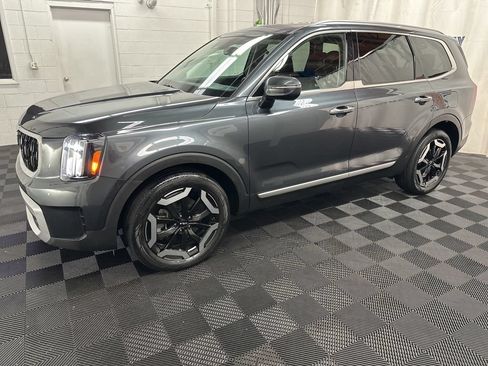 Used 2023 Kia Telluride S AWD/4WD image 5