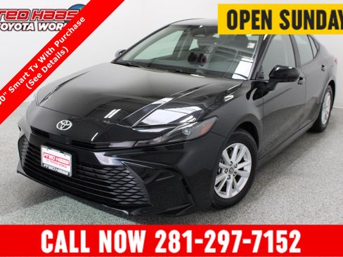 Used 2025 Toyota Camry LE FWD image 1