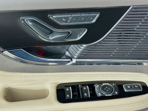 Used 2022 Lincoln Corsair FWD w/ Premium Package image 22