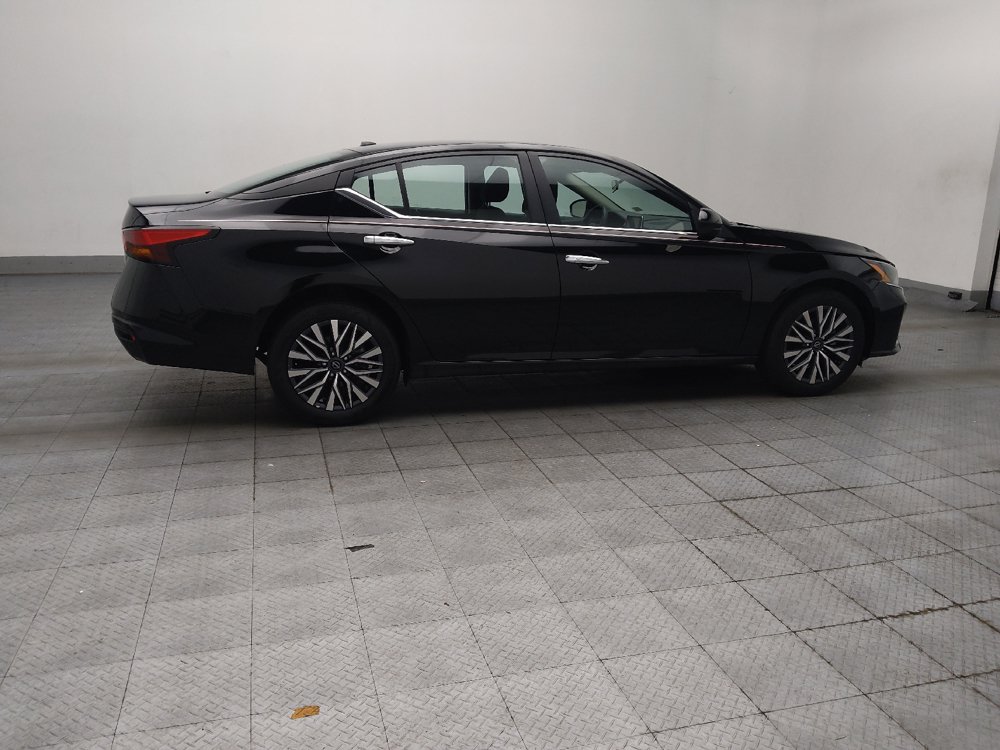 Used 2025 Nissan Altima 2.5 SV AWD/4WD image 10