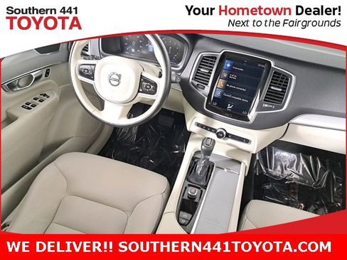 Used 2022 Volvo XC90 T5 Momentum w/ Protection Package Premier image 16