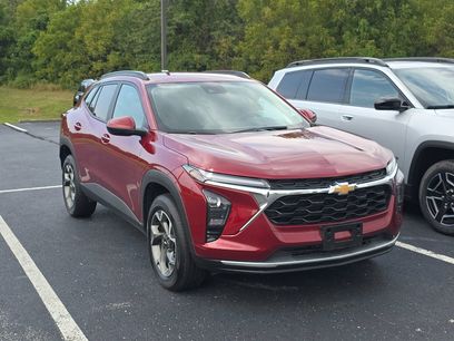 Used 2025 Chevrolet Trax LT w/ Driver Confidence Package
