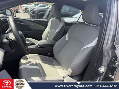 Certified 2025 Toyota Camry SE FWD image 14