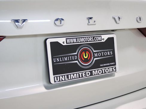 Used 2020 Volvo S60 T6 Momentum AWD/4WD image 4