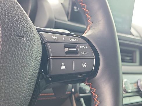 Used 2025 Honda Pilot TrailSport image 31