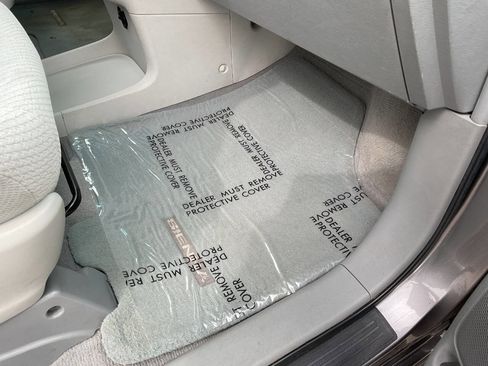 Used 2011 Toyota Sienna LE FWD image 41