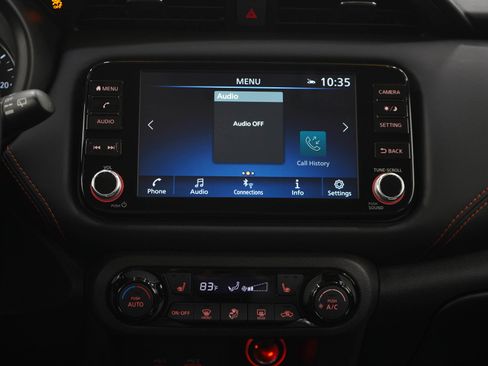 Used 2024 Nissan Kicks SR w/ SR Premium Package FWD image 17