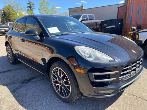 Used 2015 Porsche Macan Turbo image 3