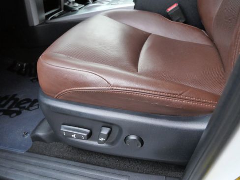 Used 2020 Toyota 4Runner Limited image 20