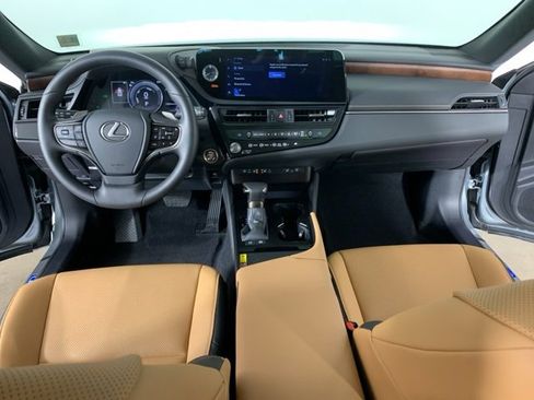 Used 2025 Lexus ES 300h w/ Premium Package image 37