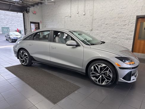 Used 2023 Hyundai Ioniq 6 SEL image 1