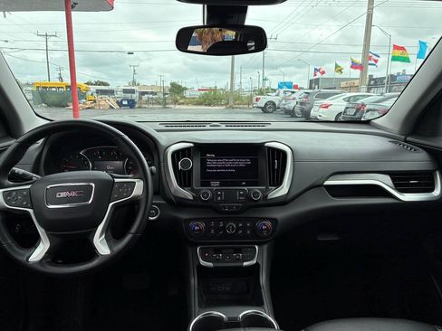 Used 2024 GMC Terrain SLT AWD/4WD image 8