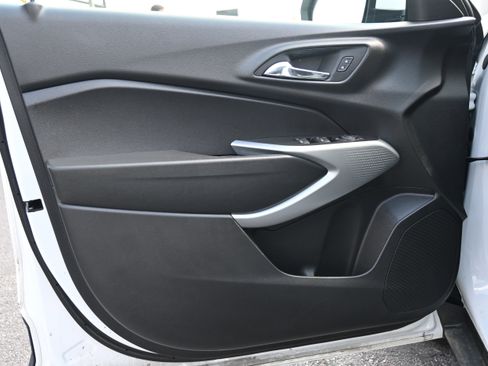 Used 2024 Chevrolet Trax LS w/ LS Convenience Package image 23