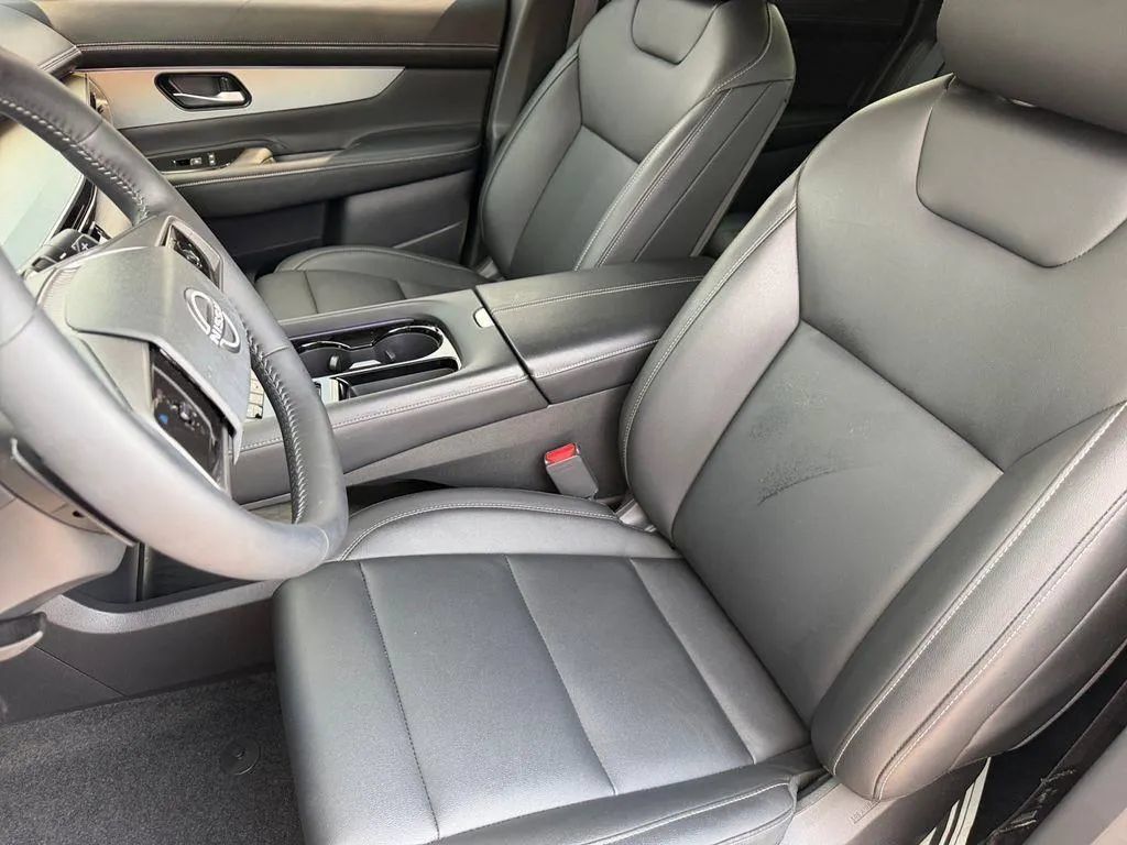 Used 2025 Nissan Murano SL AWD/4WD image 8