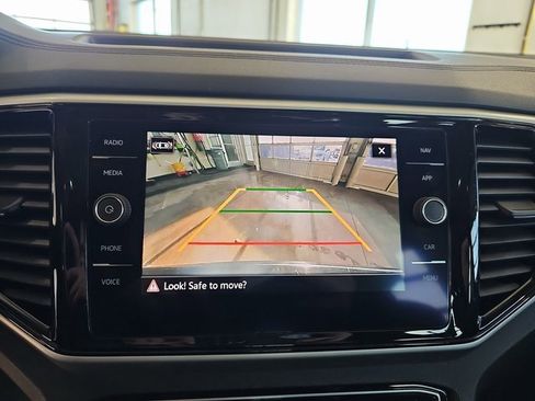 Used 2021 Volkswagen Atlas SEL R-Line image 25