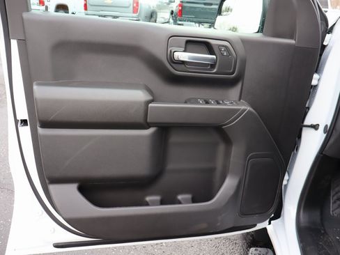 New 2026 Chevrolet Silverado 1500 Custom Trail Boss w/ LPO, Dark Essentials Package image 3