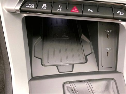 Certified 2025 Audi Q3 2.0T Premium image 33