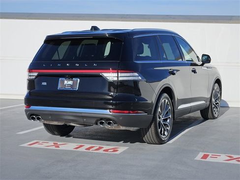 New 2026 Lincoln Aviator 2WD image 7