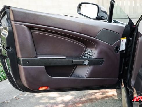 Used 2009 Aston Martin V8 Vantage Roadster RWD image 64