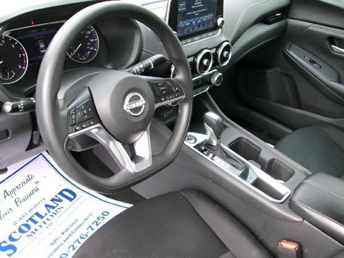 Used 2025 Nissan Sentra SV FWD image 12