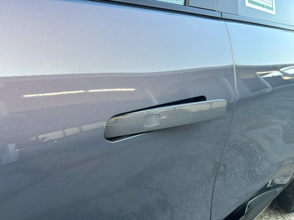 Used 2024 Chevrolet Equinox EV RS FWD image 22