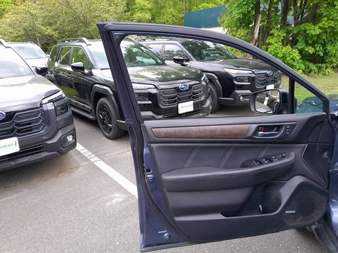 Used 2018 Subaru Outback 2.5i Limited AWD/4WD image 11