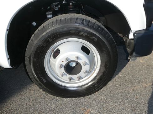 Used 2010 Ford F350 XL image 22