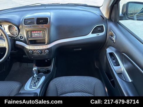 Used 2019 Dodge Journey SE image 78